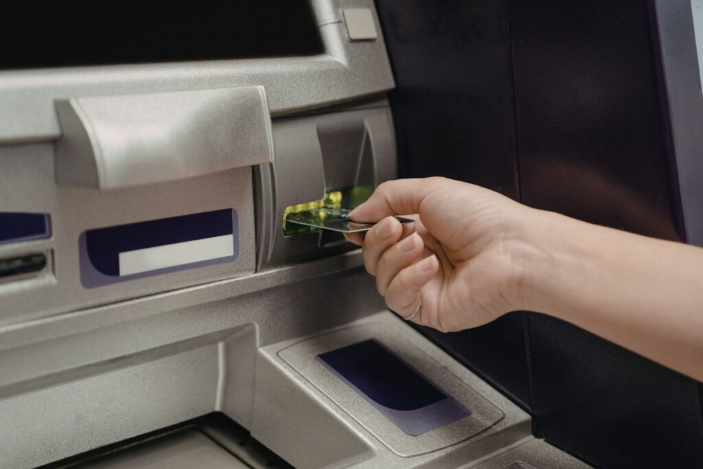 Koszt używania wpłatomatu